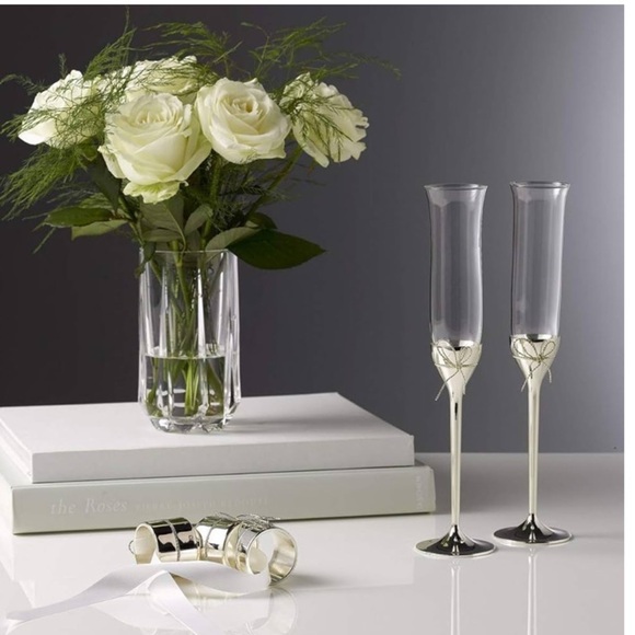 Vera Wang Wedgwood Set of 2 Love Knots Toasting Champagne Flutes Gift Boxed NWT - Picture 4 of 6